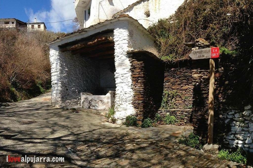 La Casa Rural De Paco Y Ana Pitres Exterior photo
